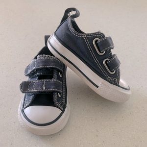 Navy toddler Converse size 3C